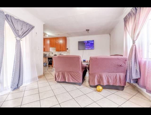2 BEDROOM APARTMENT FOR SALE IN NOORDHANG